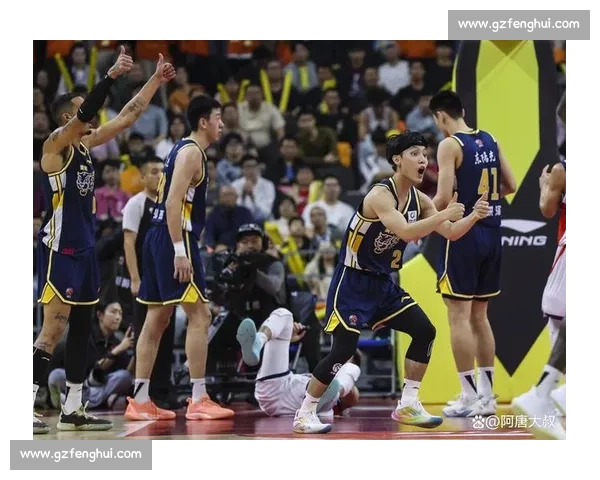 广东对阵辽宁焦点直播强强碰撞引爆篮球巅峰之夜全程高清见证荣耀对决 广东对阵辽宁焦点直播强强碰撞引爆篮球巅峰之夜全程高清见证荣耀对决