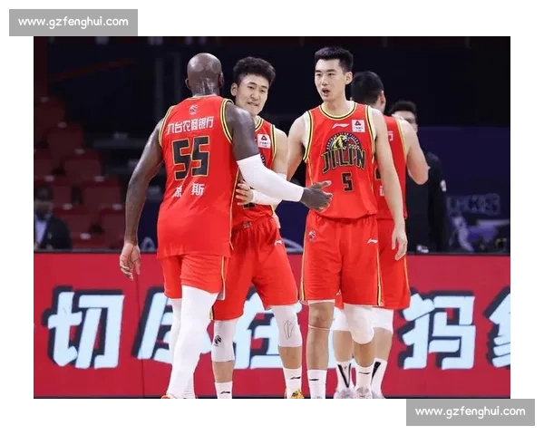 小牛与快船强强对话季后赛焦点之战胜负悬念引爆全场球迷热议攻防博弈